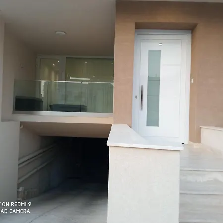 Private Modern Maisonette At Birguma *