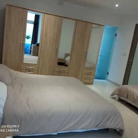 Private Modern Maisonette At Birguma 아파트 Naxxar