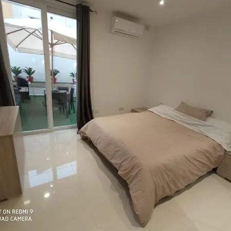 Private Modern Maisonette At Birguma * Naxxar