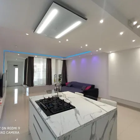 아파트 Private Modern Maisonette At Birguma